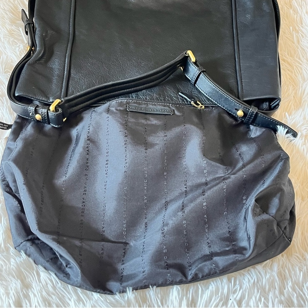 MARC JACOBS Large Black Leather Shoulder Handbag Hobo Purse Tote Gold Hardware - Picture 7 of 11
